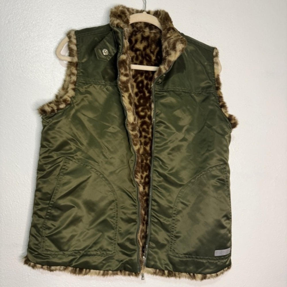 GUESS Reversible Olive Green and Leopard Print Faux Fur Vest w/pockets. Sz M.